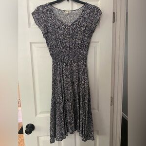 Elegant Floral V-Neck Midi Dress